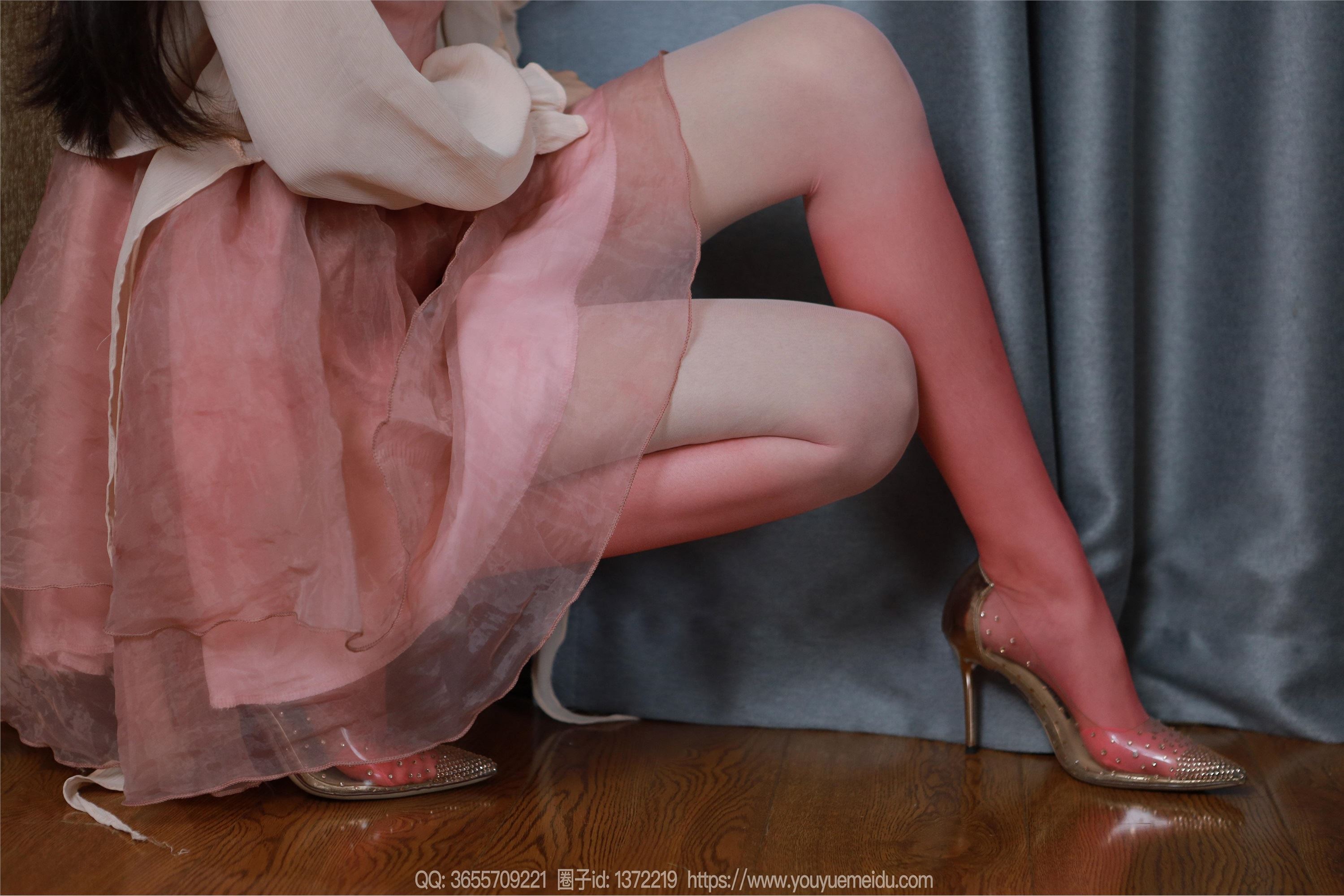 IESS异思趣向  2024.08.04 丝享家 1811 团团《粉白渐变（上）》